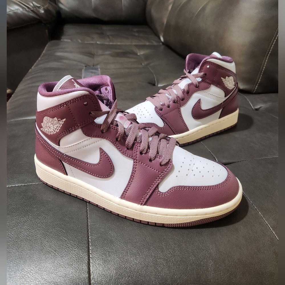 Jordan Retro 1s Size 8 Women